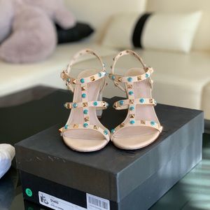 The Seller Women’s Heels, sandals, Size US6, pre-owned